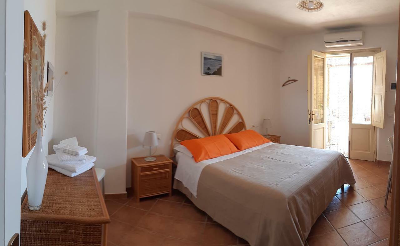 Albergo Seaside Leni Exterior photo